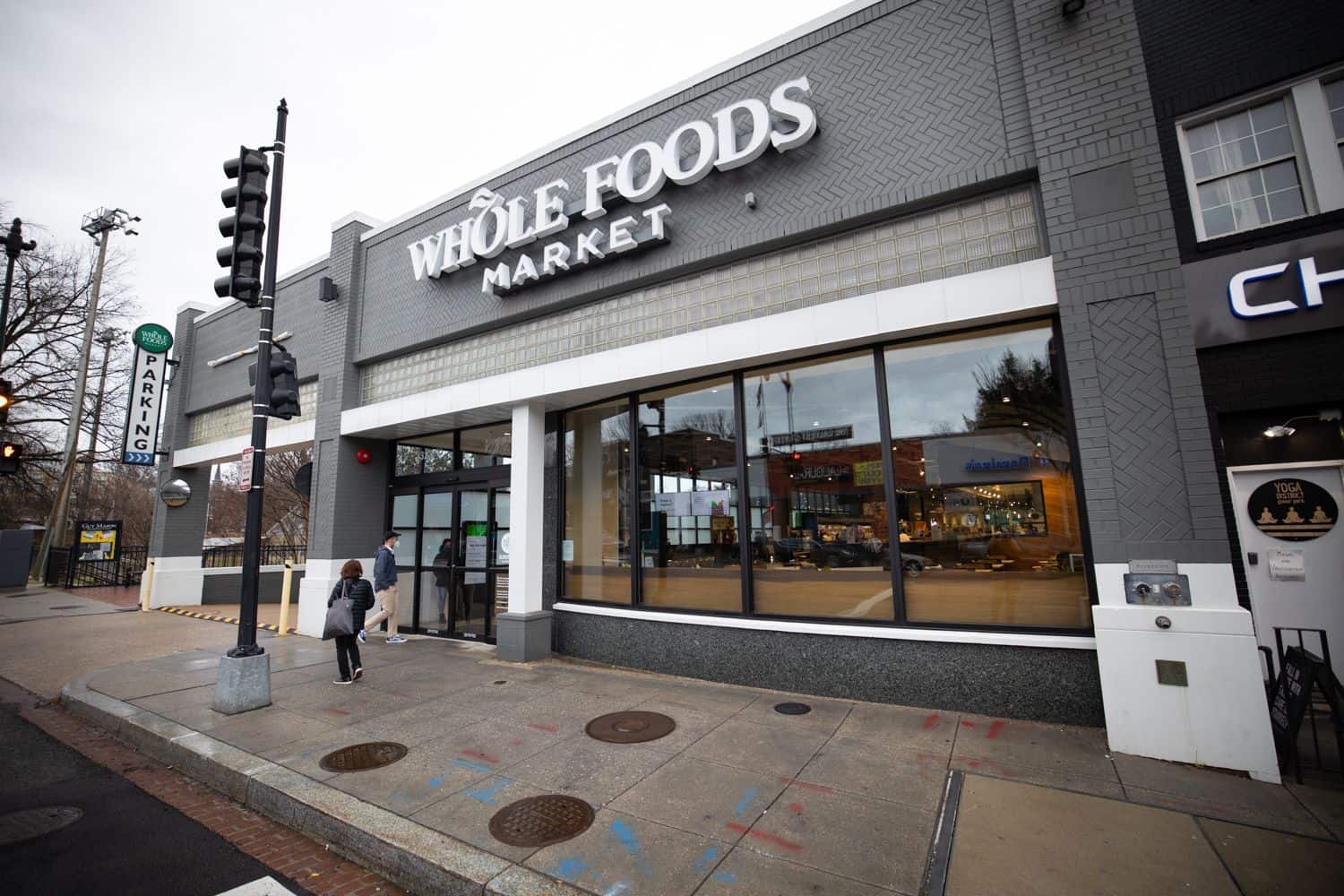 Opens First 'Just Walk Out' Whole Foods Store in D.C.